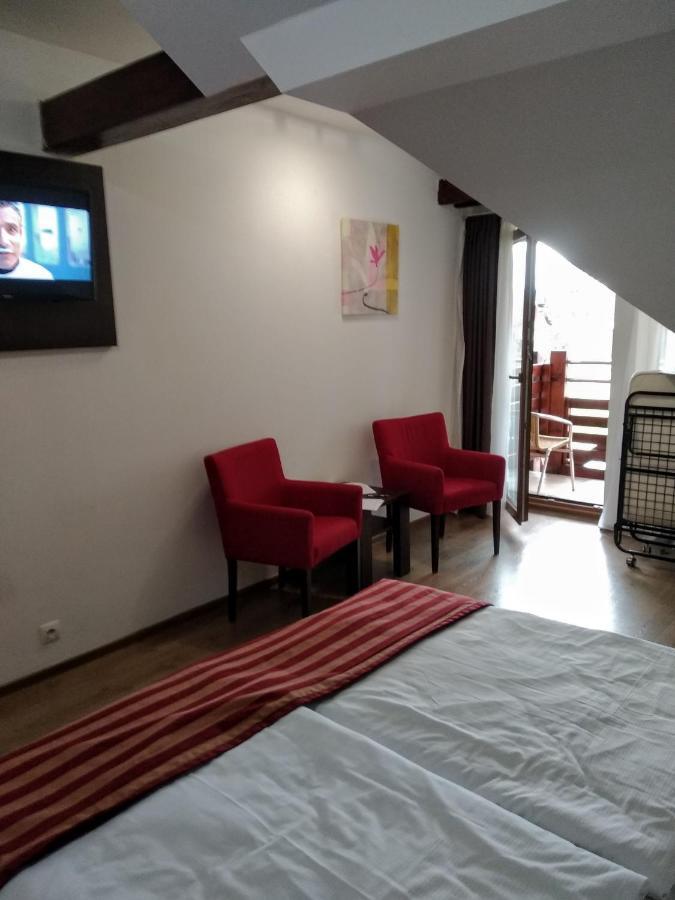 Apartman Fialka Aparthotel Besenova Bagian luar foto