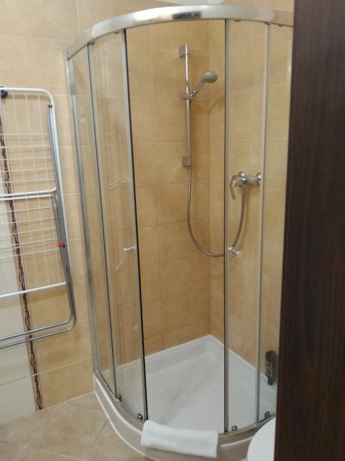 Apartman Fialka Aparthotel Besenova Bagian luar foto